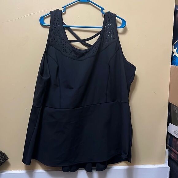 🆕 Lane Bryant Active Top Moisture Wicking Pleat-Back Peplum 26/28 4X Livi Activ - Picture 3 of 6